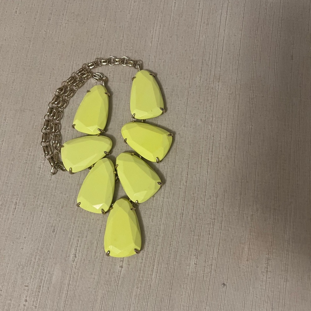 HTF! Kendra Scott Harlow necklace in Neon Yellow